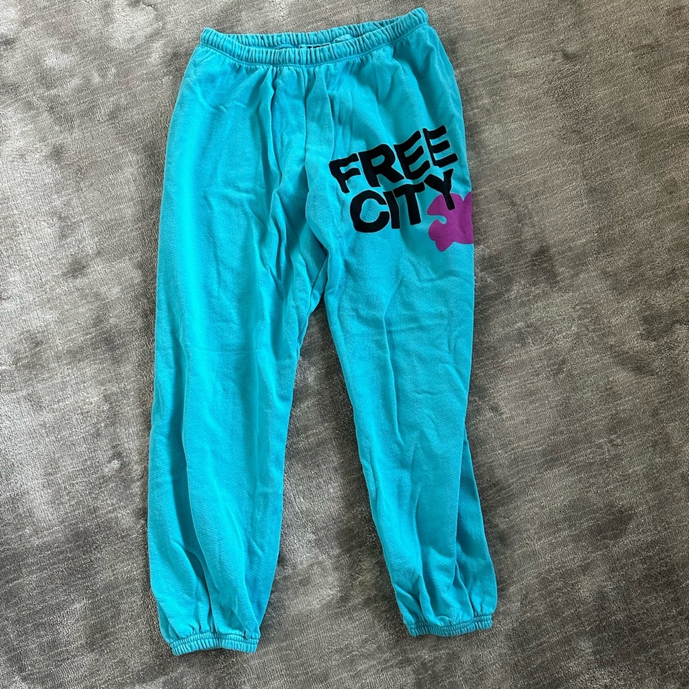 Free City Sweatpants - SMALL